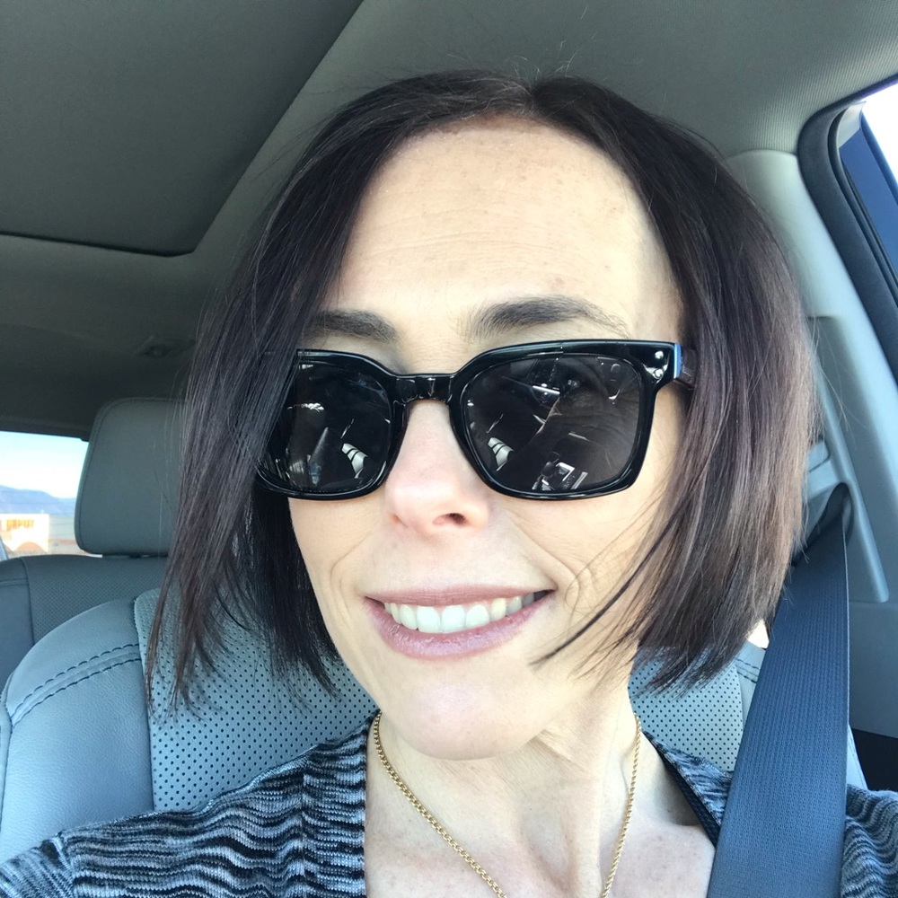 Meet your Posher, Lesly